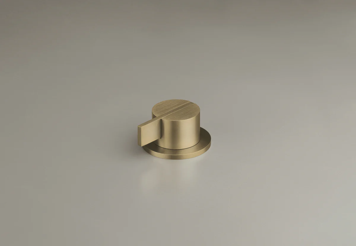 PB 04 - Single lever deck mounted basin mixer - Image 3